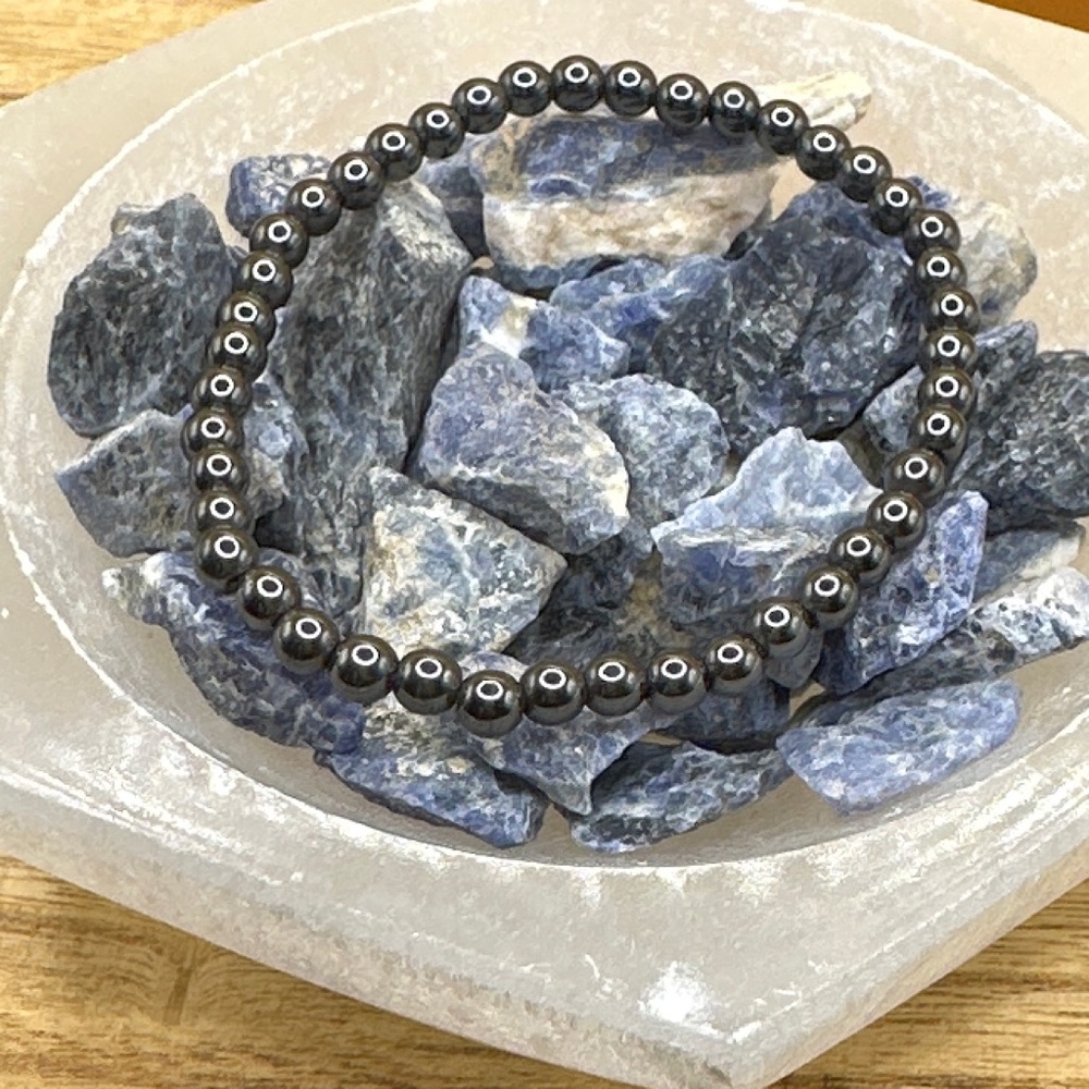 Hematite dainty single string beaded bracelet/protection bracelet - Picture 1 of 4